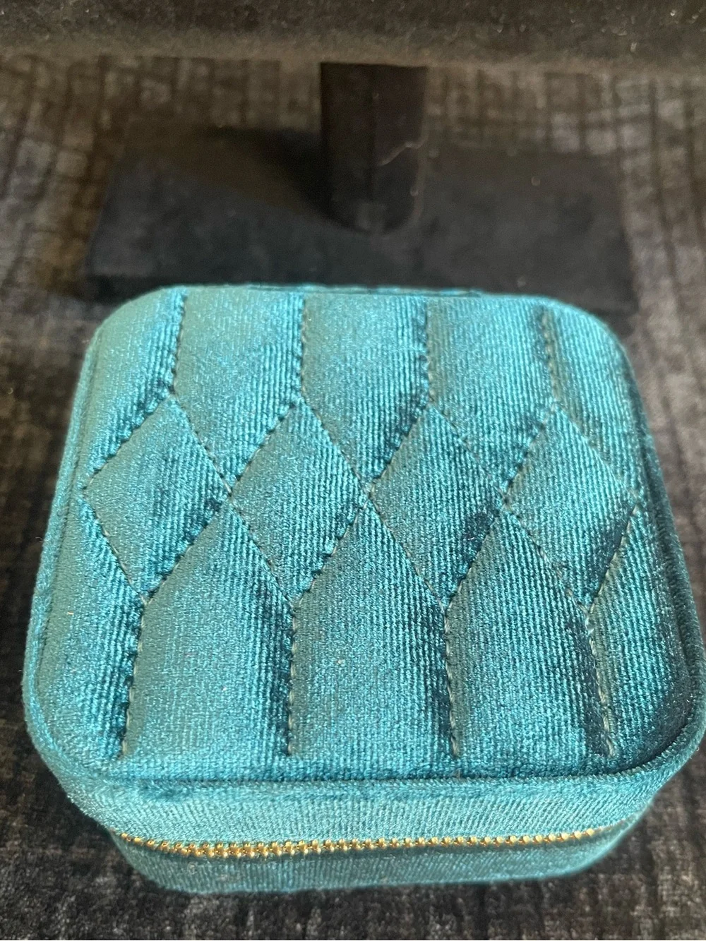 Teal Quilted Velvet Jewelry Case - Stylish Travel Accessory